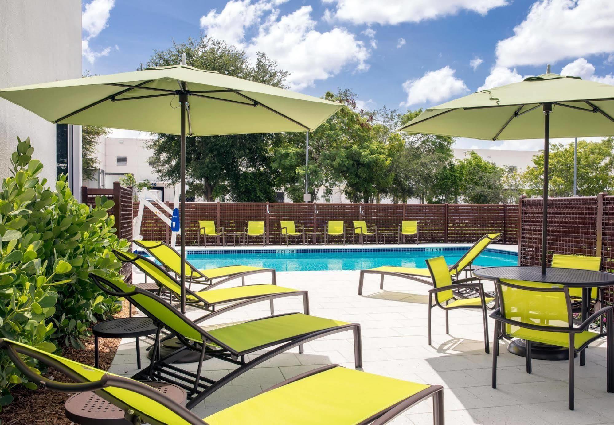 Springhill Suites By Marriott Miami Doral Exterior foto